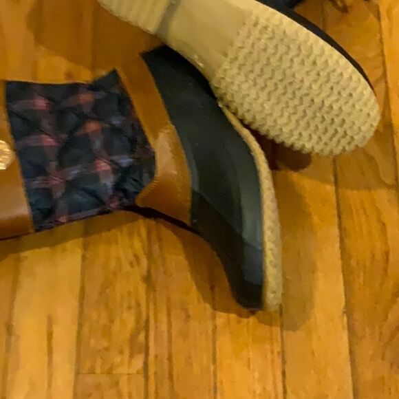 Tommy Hilfiger snow/rain boots . - Picture 3 of 8